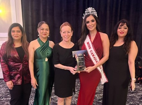 At the IGNITE, I was very honoured to present at award to Miss Canada, Tanpreet Parmar. Her dignity, beauty, &amp; poise set standards for all our young women to strive for.<a href="/TimesofCanada/">The Times Of Canada</a>
