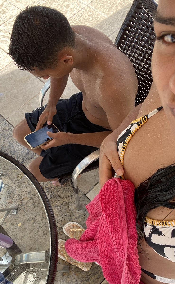 loreeamaral's tweet photo. 10 meses aguentando peido desse homem
te amo muito amor❤️ https://t.co/eQRbS1F53i
