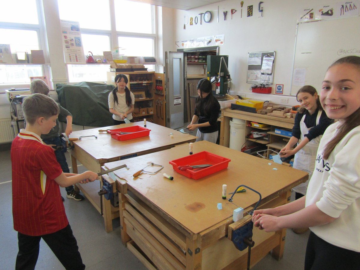 AKSDesignTech's tweet image. Our Year 7 @AKSSchool have enjoyed a busy couple of weeks in our D&T department making #prototypes. Proud to see lots of peer support & good quality checking of their own practical progress #STEMlearning #DesignTechRocks ⚙️🛠️💁