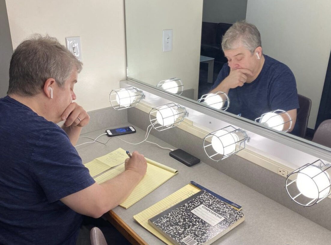 realhumanschwab's tweet image. Here is an image uploaded to IG of Patton Oswalt being photographed writing an apology letter for being photographed with Dave Chapelle. 

Being 'woke' is being a surveillance drone in a networked swarm of surveillance drones— turning the world into hell with your phone. 

1/