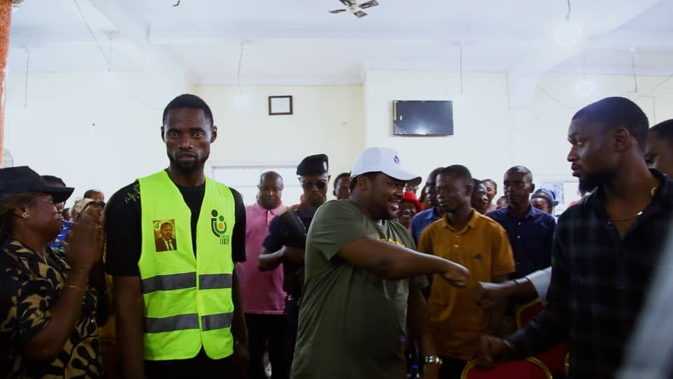 1 MARS 2025 I MASINA

Une rencontre a eu lieu avec la population de MASINA, afin de la mobiliser et de l’appeler à prendre ses  responsabilités face à la menace dans nos murs et la nécessité de l’unité au moment où la Patrie appelle ses filles et Fils.

Face aux défis actuels,