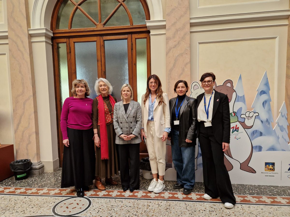 Europa Donna Italia (@europadonnait) on Twitter photo 🤝 Un incontro speciale oggi in <a href="/RegioneVeneto/">Regione del Veneto</a>!
Siamo felici di aver annunciato la nascita della Delegazione regionale del Veneto di Europa Donna.
Maggiori informazioni qui: europadonna.it/wp-content/upl… 🤝 Un incontro speciale oggi in <a href="/RegioneVeneto/">Regione del Veneto</a>!
Siamo felici di aver annunciato la nascita della Delegazione regionale del Veneto di Europa Donna.
Maggiori informazioni qui: europadonna.it/wp-content/upl…