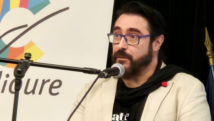 🏆 Enhorabuena a Rafael Negrete-Portillo, ganador del Premio Internacional de Literatura Antonio Machado 2025 con su obra "El Faro (comedia hereditaria e inoficiosa)" 👏

🔹 Un thriller teatral que combina crítica social y feminismo, disponible aquí 👉 lavoragine.net/libro/el-faro-…