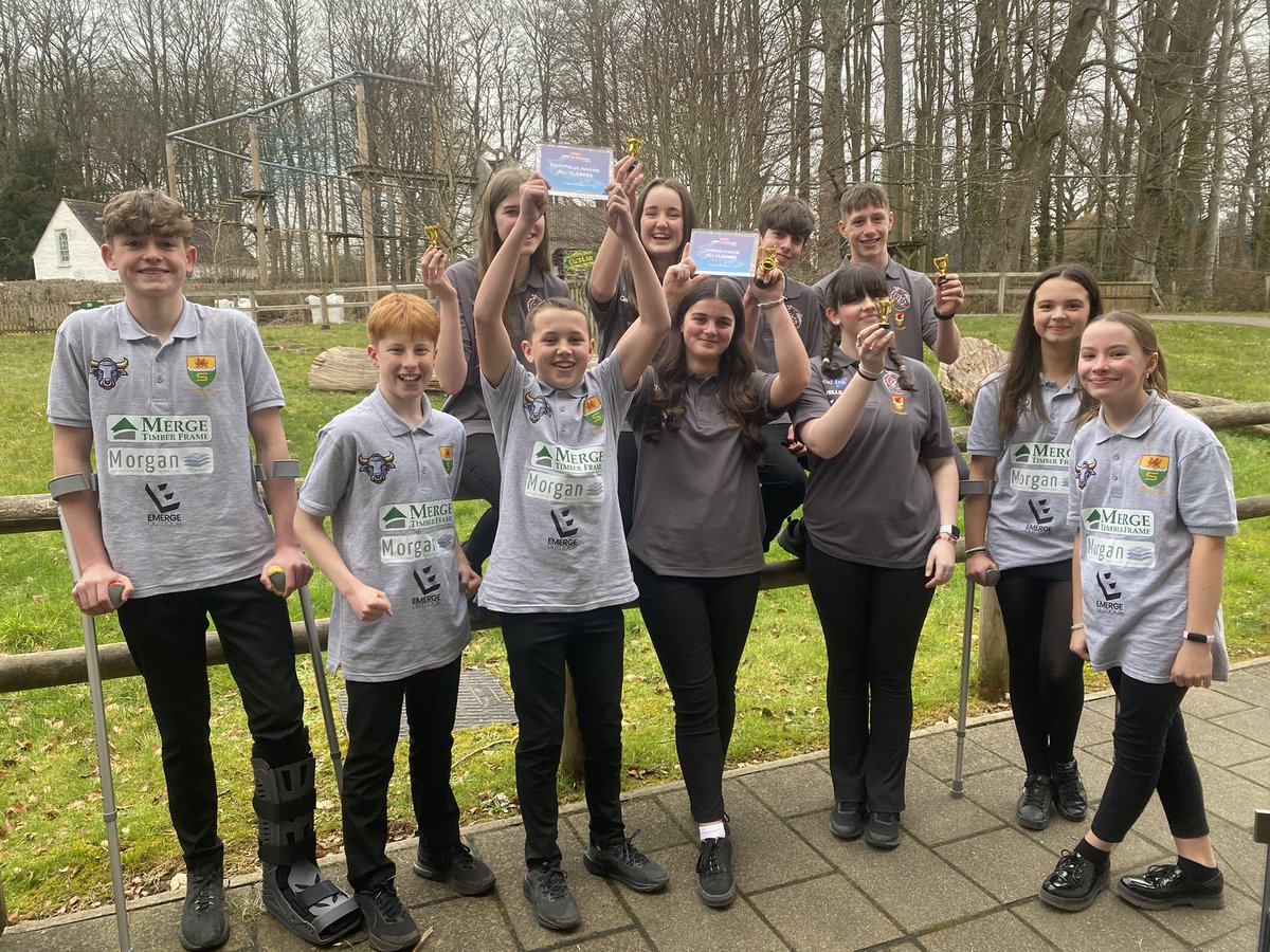 Diwrnod hynod lwyddiannus i’r criw arbennig hwn o Ysgol Y Strade! 🏆💪🏼 Tair gwobr yn dod adref gyda ni i’r Strade! Llongyfarchiadau mawr i bawb am eich gwaith caled a’ch ymroddiad. #Balch #Llwyddiant 🎉👏🏼 <a href="/Ysgol_Strade/">Ysgol Y Strade</a> @f1inschoolsUK <a href="/EESWSTEMCymru/">EESW STEM Cymru</a>