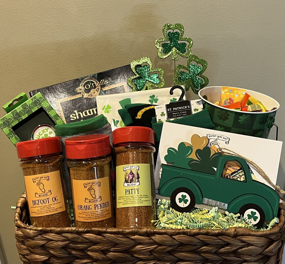 If you’re in Como tomorrow, I’ll be at the Women’s show along with many other vendors  at the Columbia Mall from 3-8 near H&amp;M, Stop by, say hello and check out the seasonings. 
I will also have a basket drawing with St. Patrick’s goodies that will be raffled off