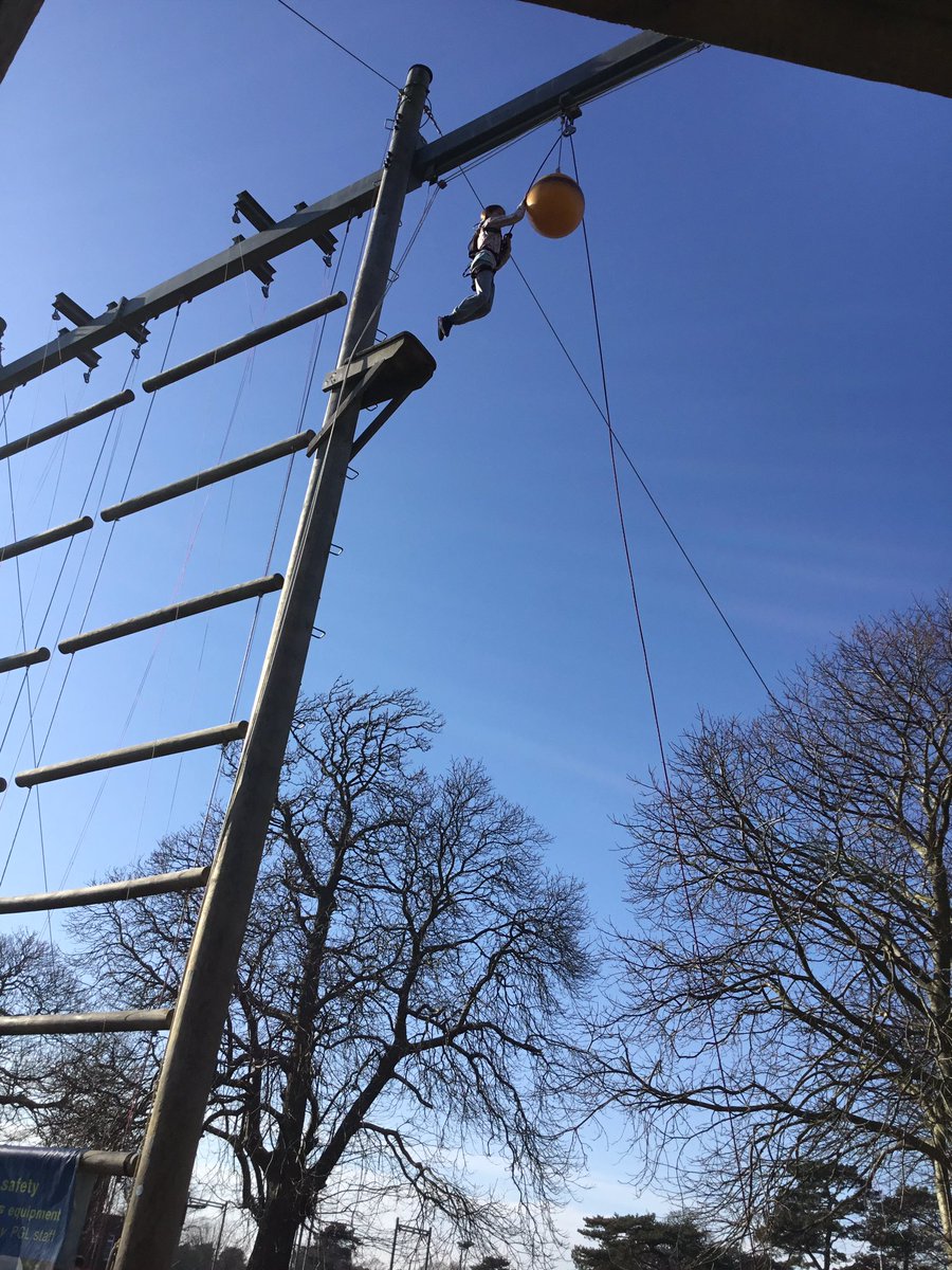 PrettygateJun's tweet image. I came in like a wrecking ball!