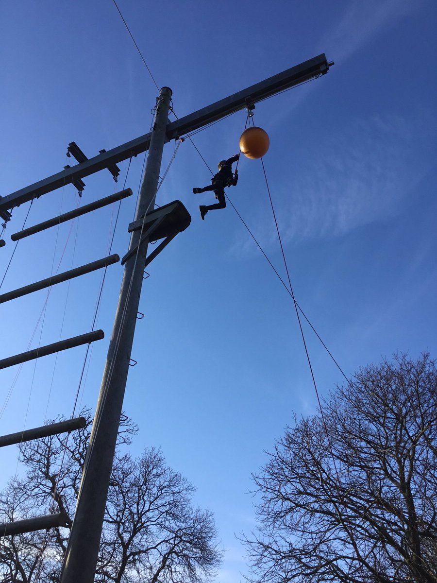 PrettygateJun's tweet image. I came in like a wrecking ball!