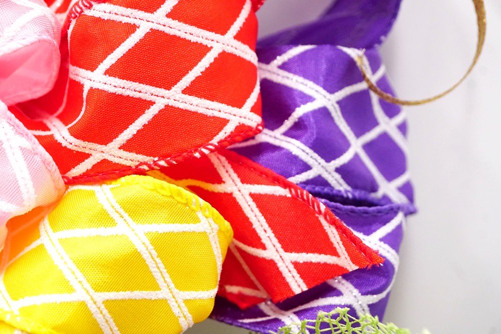 KYRibbon's tweet image. Spring is the season of color, joy, and fresh new beginnings! 🌿🌷 this handmade wreath is a beautiful way to celebrate the season with its vibrant mix of red, yellow, purple, and pink color ribbons. 
#spring #springcolor #wreath