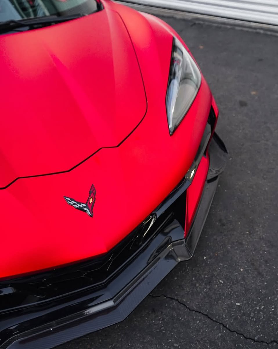 Earnhardt_Chevy's tweet image. Perfectly wrapped in Satin Red. #C8 
#CorvetteC8 📸: @diamondautosport