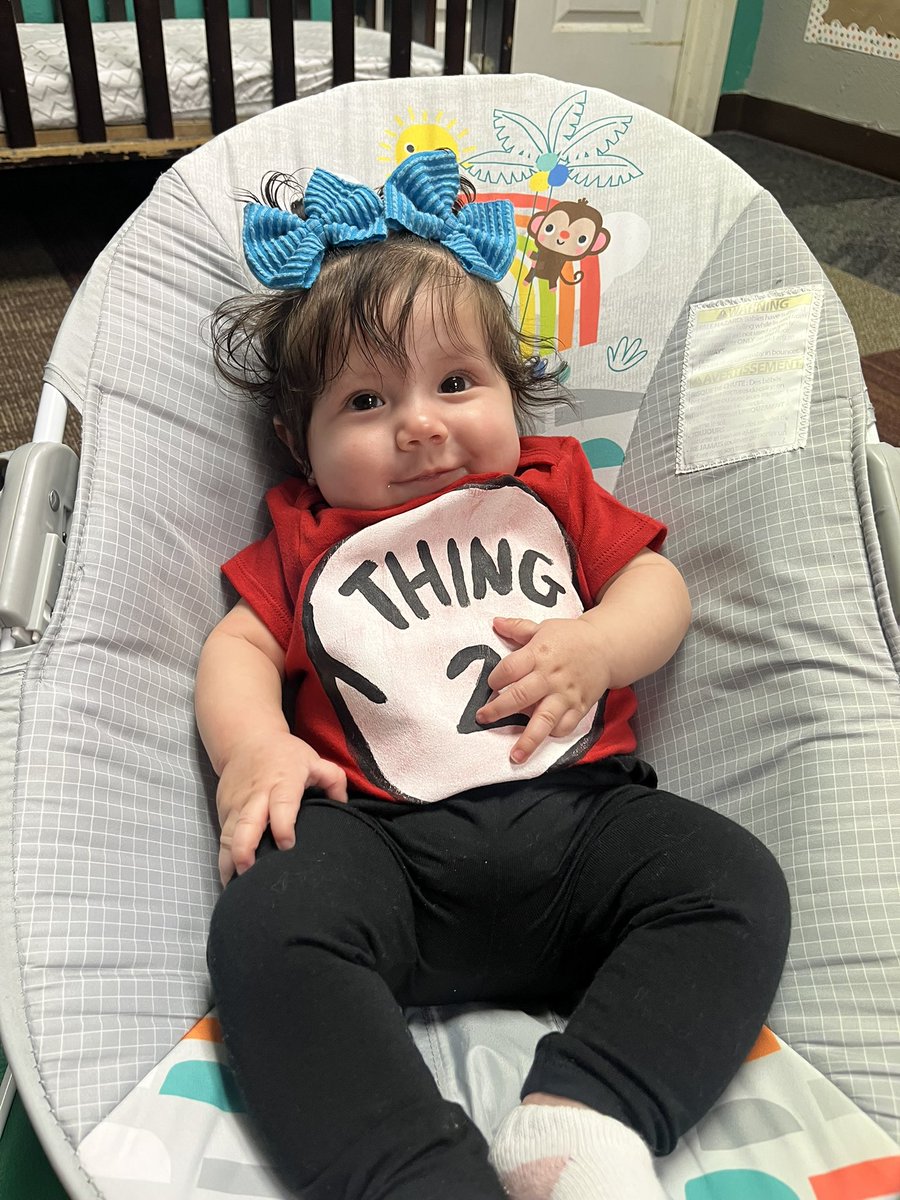 mommy cat &amp; her things 🩵 

matteo didn’t want pics 🥲