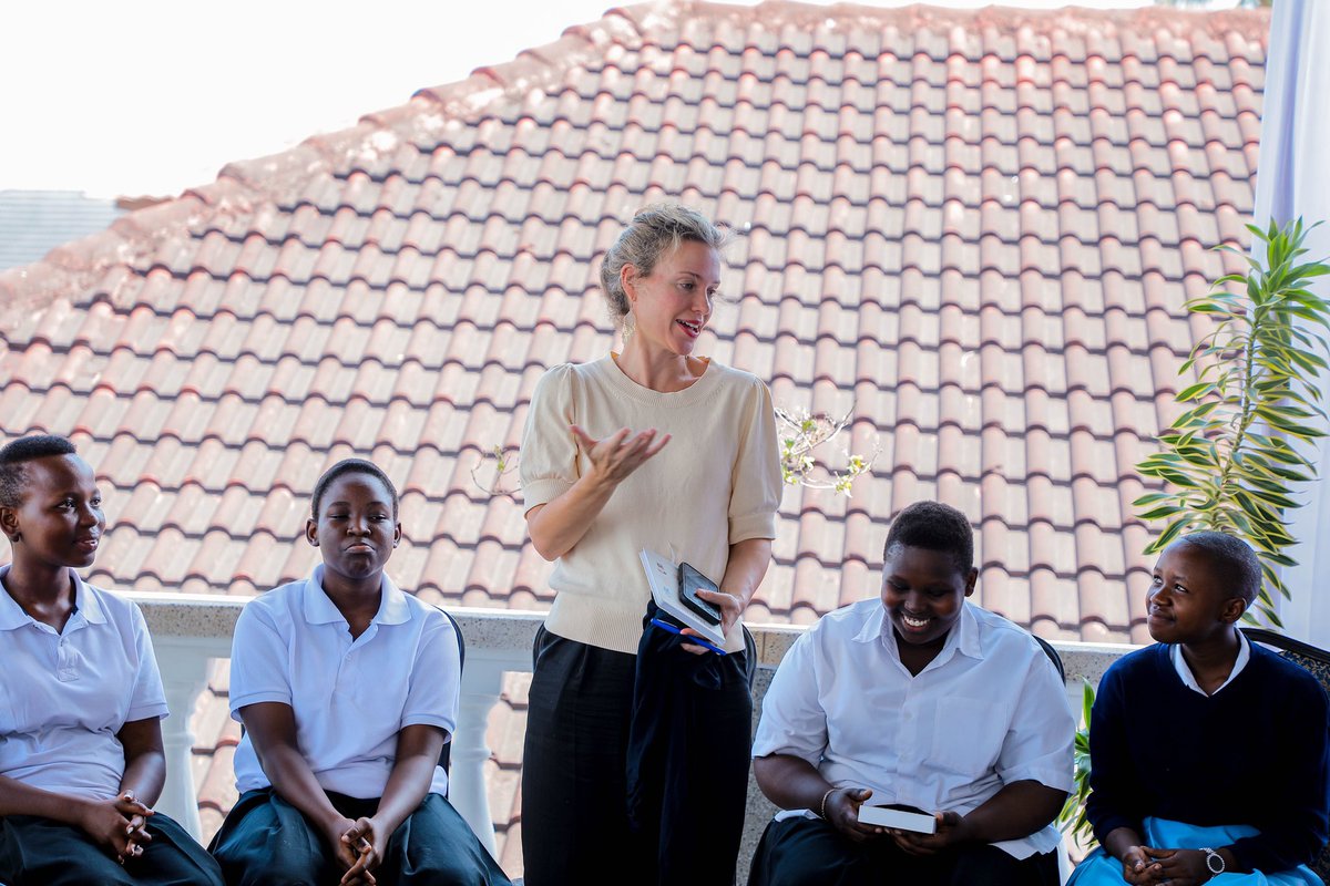 Last month, we hosted UNICEF teams from global, regional &amp; national

They met the amazing girls behind the co-creation of Oky Tanzania, who shared their experiences &amp; feedback to improve the app

This Women’s Month we celebrate these young innovators when girls lead, we all learn