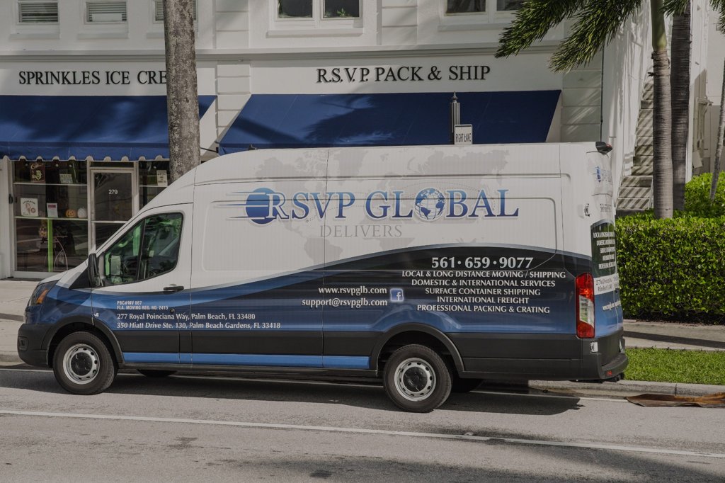 RSVPGlobal's tweet image. 📦✨ Need expert packing, shipping, moving, or storage solutions? RSVP Global has you covered! 

Visit us online to explore our services and get started today! 🌐 rsvpglb.com

#RSVPGlobal #PackAndShip #MovingExperts #SecureStorage #ProfessionalService