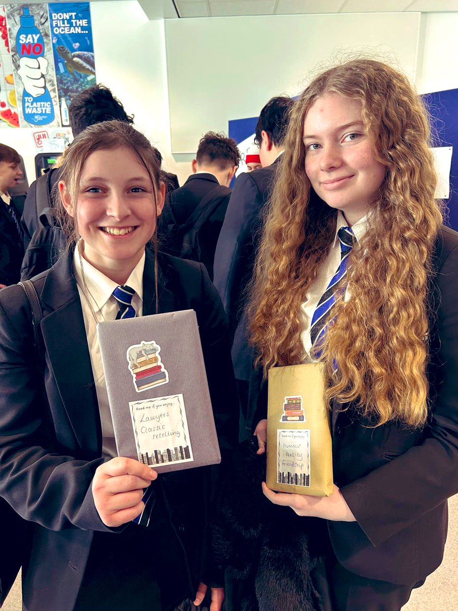 AshHillAcademy's tweet image. The free mystery books for #WorldBookDay were a huge hit! 

So many happy faces and excited readers, nothing better than the joy of a surprise book! 

#ReadingForPleasure #BookMagic