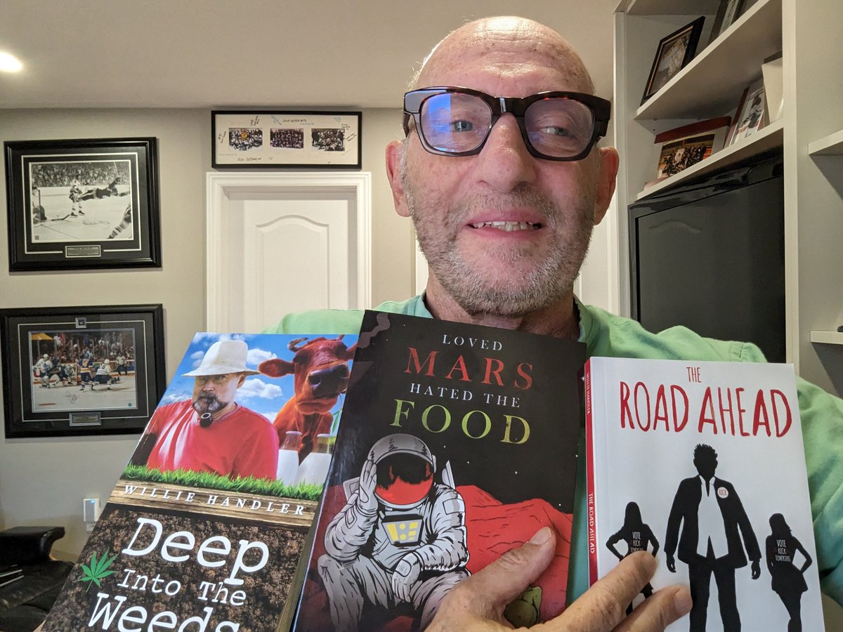 It is #WorldBookDay and the perfect occasion to pick up a book from an indie author like me or others in the #writingcommunity.