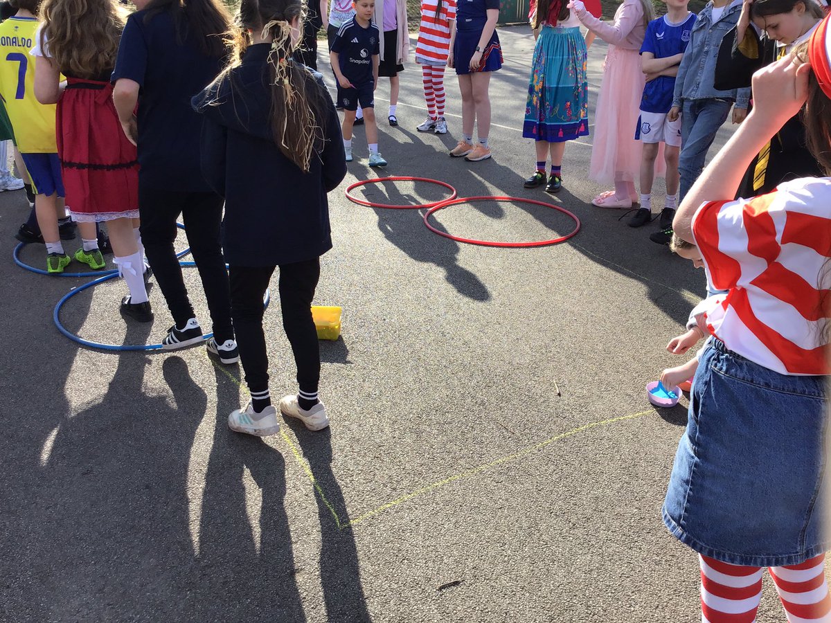 StEdwards_C4's tweet image. We have been trying to understanding the circulatory system in #stedwardsscience in a more active way outside this afternoon ☀️