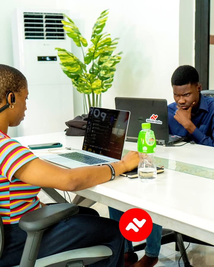 Henryglowz's tweet image. POV: You told yourself, “Let me quickly check something,” and boom it’s five hours later. 🤡💻
 fully locked in, eyes glued to the screen like we’re solving the world’s biggest mystery. 

🤣 But hey, at least  had a productive day.

#silicondelta #silicontech #coworkingspaceinph