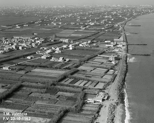 València, any 1962. L'horta perifèrica de la ciutat encara arribava verge a la vora del mar.