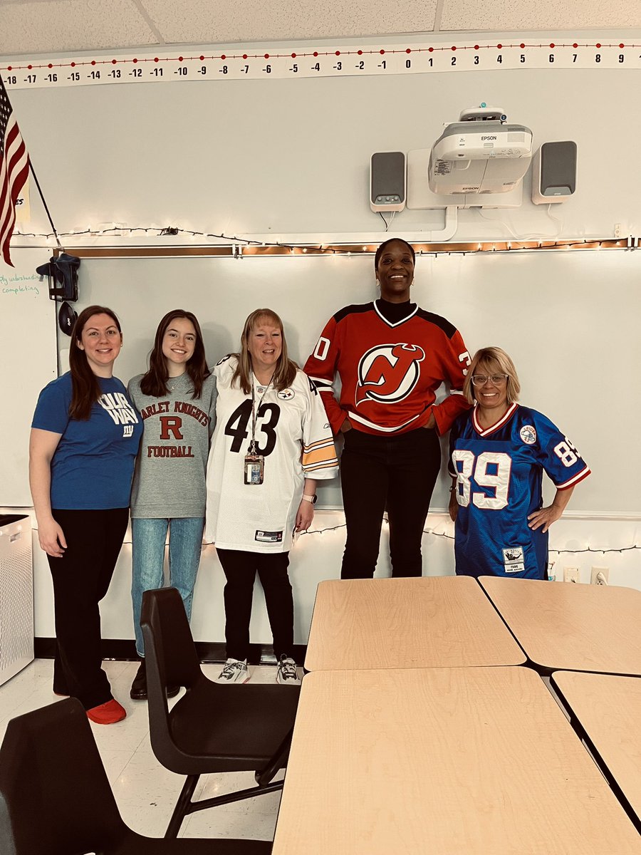 Twin day at Pathways! <a href="/nbpschools/">New Brunswick Public Schools</a> <a href="/ECampbell1971/">E.CAMPBELL23</a> #allin4nb