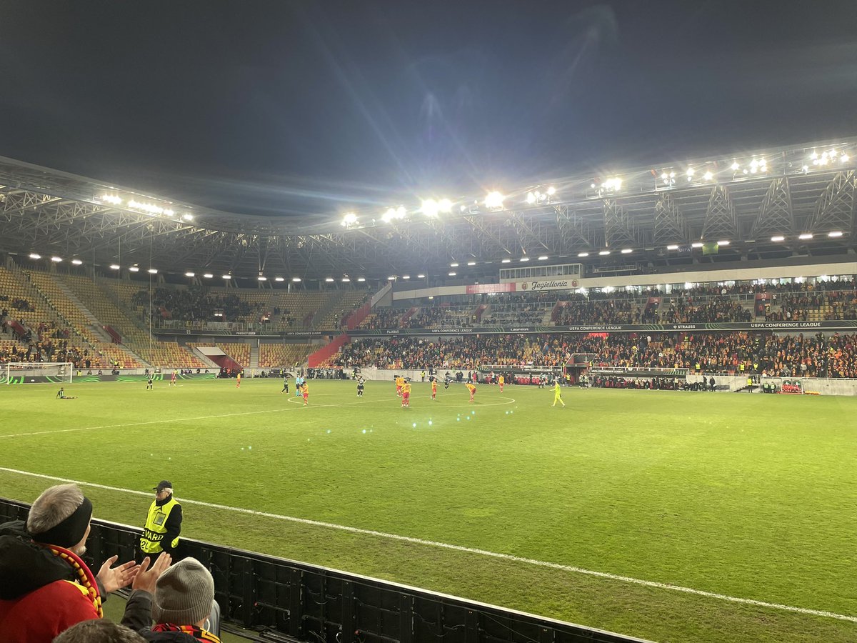 Za tą drużynę można dać się pokroić, duma to mało powiedziane, coś cudownego co się przeżywa w tym momencie w Białymstoku 💛❤️💛❤️