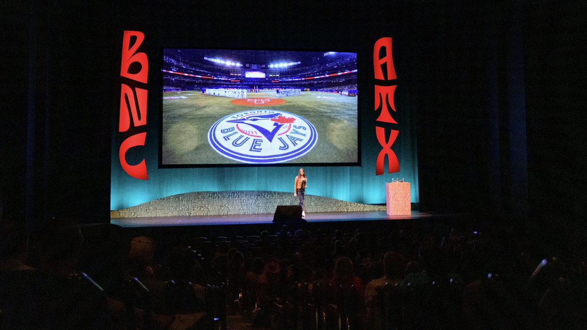 Returning to the stage in 2025 to tell the story of the #NWSL Creative team and the rise of women’s football. Marking my 20th year in pro sport, it’s a journey and adventure told across the MLB, NHL, NFL to the <a href="/NWSL/">National Women’s Soccer League</a>

2022 Photography: Justin Elledge