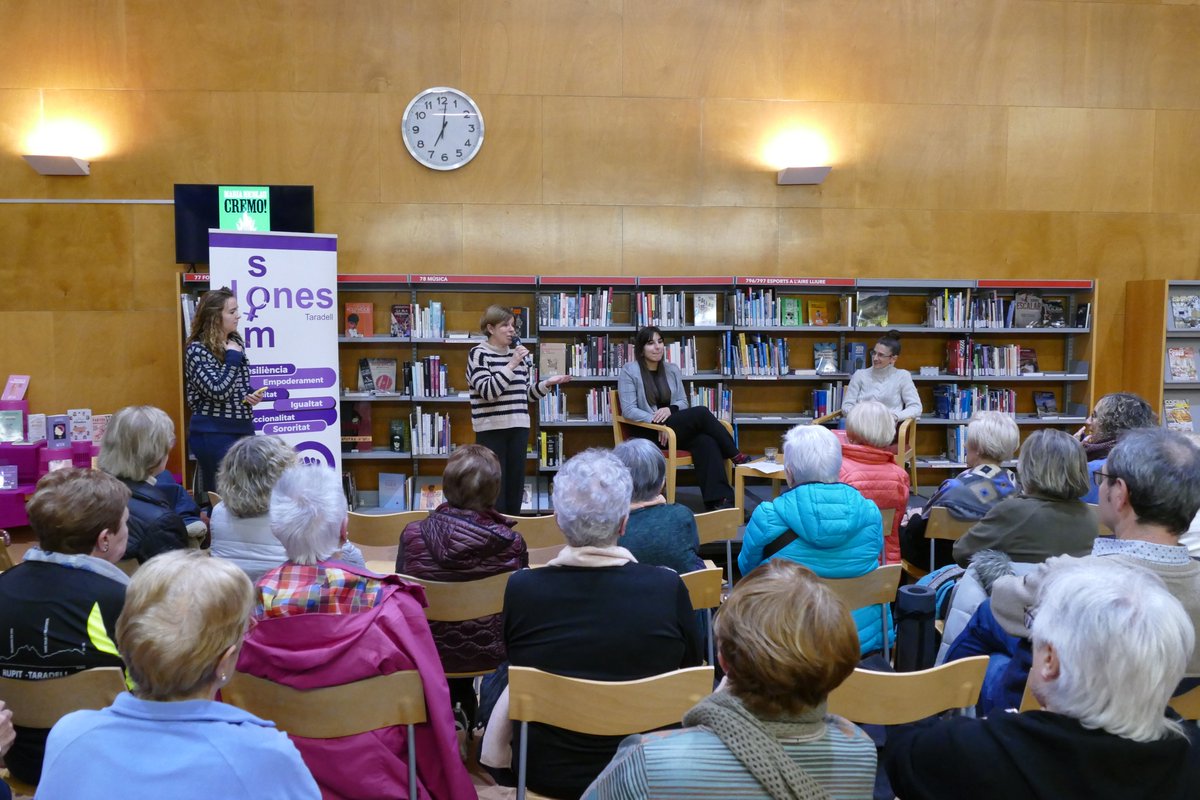 Expressiva i combativa s'ha guanyat la complicitat del públic que ha disfrutat de valent. I gràcies Joana Perpinyà per la presentació <a href="/Som_Dones/">Associació Som Dones</a>  #8M
