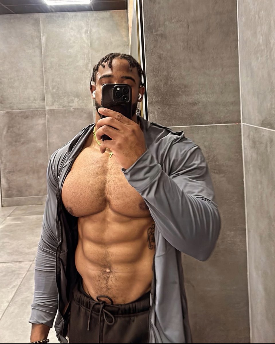 JoshueAtaga's tweet photo. Praying for progress 💪🏽🤞 Every day is a step closer to greatness. https://t.co/FEgIvG30Sa