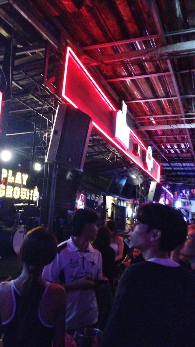 XphinanthP62915's tweet photo. มาขอนแก่นทั้งที่ไม่มีที่นอนเสย https://t.co/Res4oy4YPs