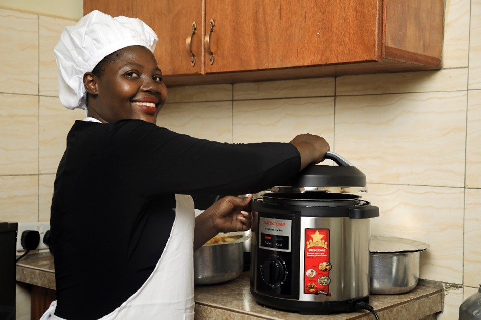 UKMECS's tweet image. New Blog⬇️
Modern cooking technologies like #EPCs &amp;amp; #induction stoves have potential to mitigate cooking-related #heatstress in #urban environments by reducing heat loss &amp;amp; health risks, improving #energyefficiency, &amp;amp; lowering ambient kitchen temperatures: 
mecs.org.uk/blog/turning-d…