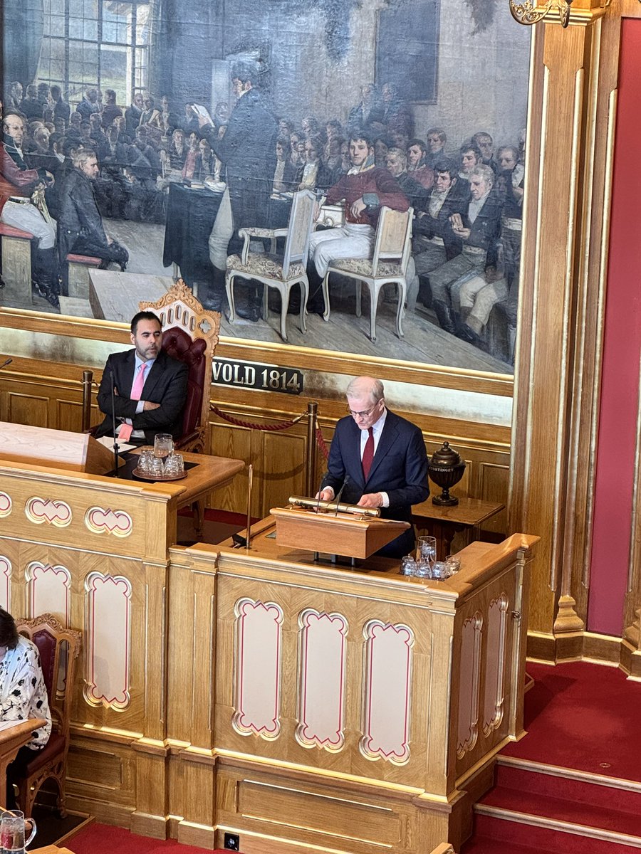 inna_sovsun's tweet image. Я мала честь бути в парламенті Норвегії під час обговорення пакету допомоги Україні, який тепер збільшився з $3,2 мільярдів до $7,8 млрд.
І до слова - норвезькі політики кажуть, що триматимуть руку на пульсі і не виключають ще одного перегляду в бік збільшення! 🇺🇦🇳🇴