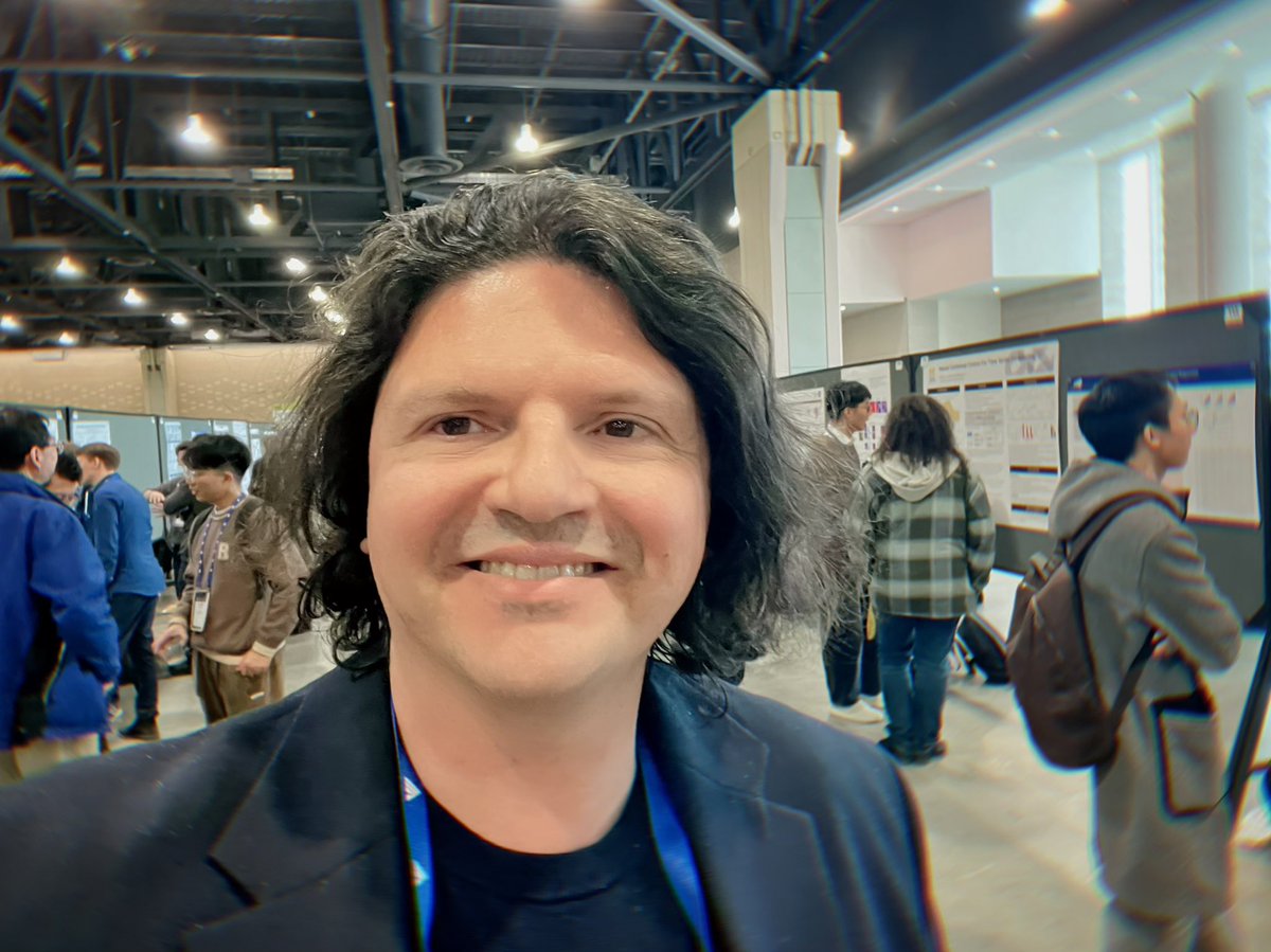 Had amazing technical discussions at #AAAI2025 about <a href="/UmnaiBase/">UMNAI</a> Explainable Reinforcement Learning (XRL) agents!
Standard RL = 🔲 Black-box optimization
XRL = ✅ Causal depth + Testability + Symbolic coherence
In high-stakes AI (healthcare, finance, autonomous systems),