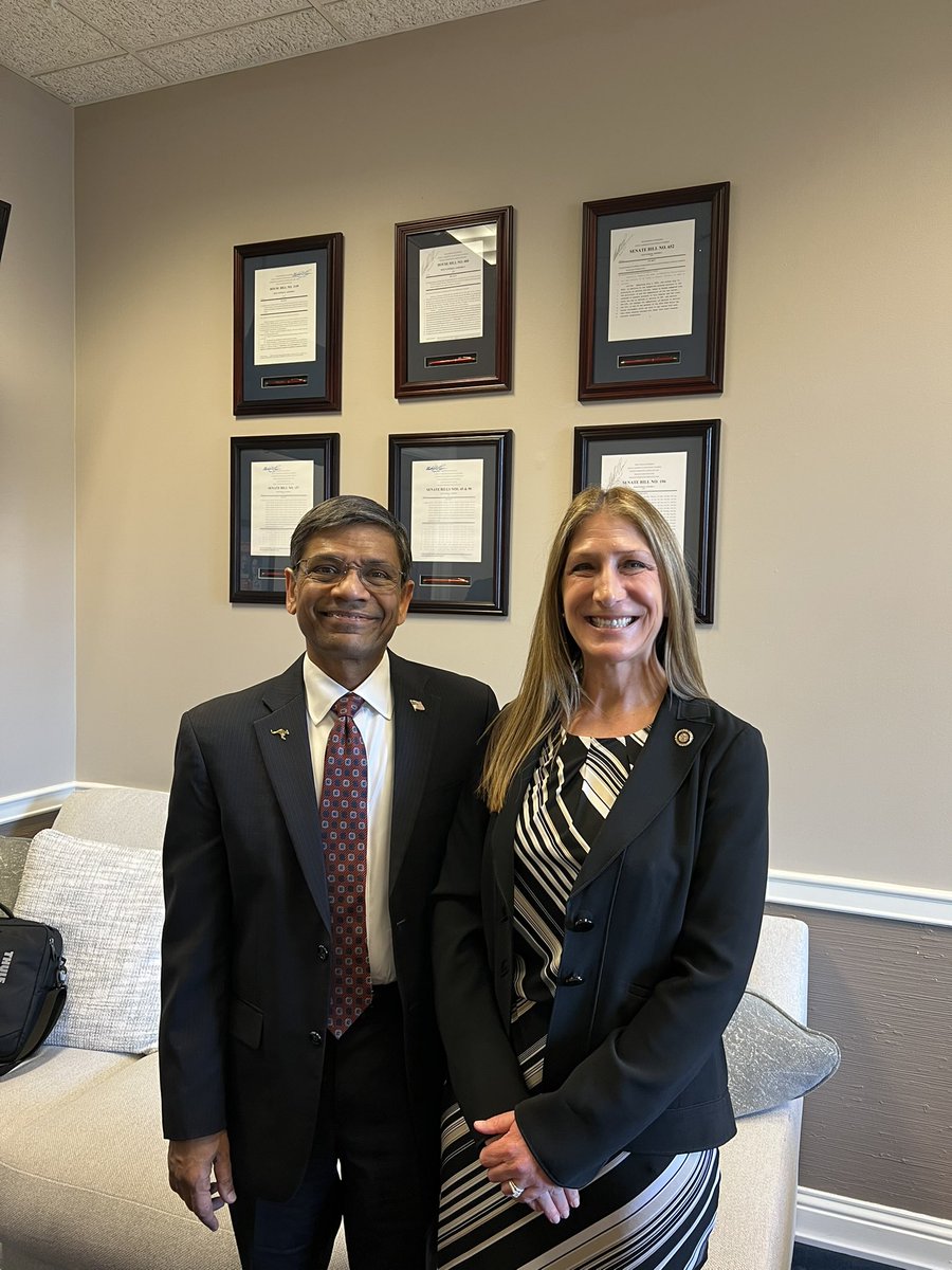 Patty4MO's tweet image. I love it when folks &amp;amp; organizations come to the Capitol to advocate on issues &amp;amp; share updates. A few highlights from this week:
📚 @UMKC Chancellor Agrawal
🎶 @kcopera 
🩺 @MONurses 
#MOSen #MOLeg