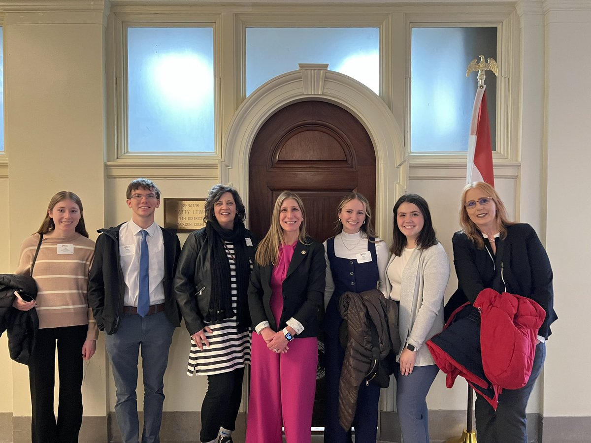 Patty4MO's tweet image. I love it when folks &amp;amp; organizations come to the Capitol to advocate on issues &amp;amp; share updates. A few highlights from this week:
📚 @UMKC Chancellor Agrawal
🎶 @kcopera 
🩺 @MONurses 
#MOSen #MOLeg