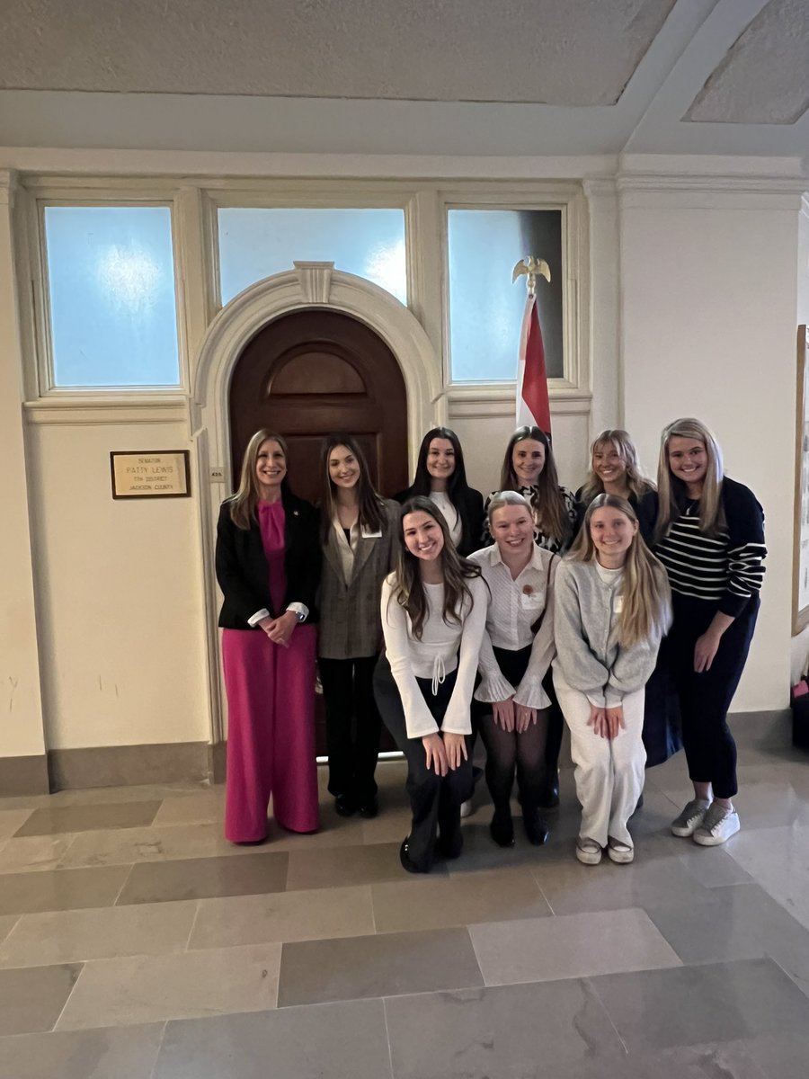 Patty4MO's tweet image. I love it when folks &amp;amp; organizations come to the Capitol to advocate on issues &amp;amp; share updates. A few highlights from this week:
📚 @UMKC Chancellor Agrawal
🎶 @kcopera 
🩺 @MONurses 
#MOSen #MOLeg
