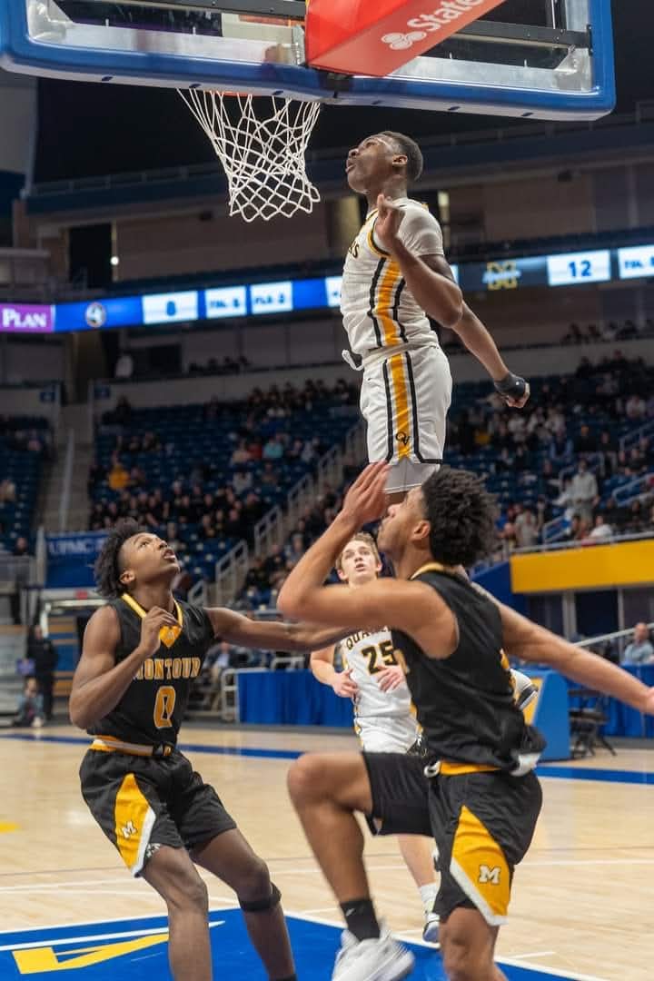 Throwback Thursday <a href="/Adou_Thiero/">Adou Thiero</a> <a href="/RazorbackMBB/">Arkansas Razorbacks Men’s Basketball 🐗</a>