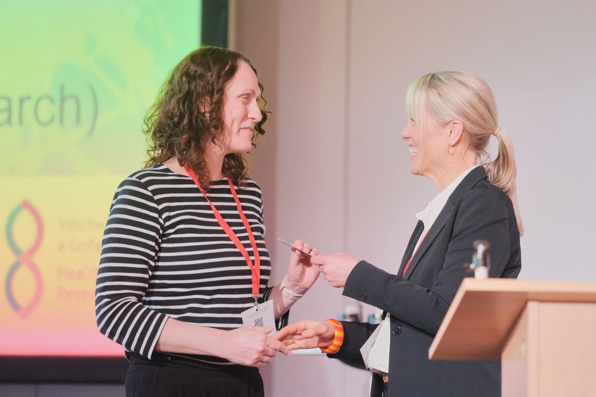 Fantastic day <a href="/theWCRC/">Wales Cancer Research Centre</a> annual meeting  Mondat, hearing about lots of exciting and inspiring research. And delighted to have won best poster 'Developing precision Virotherapies for the treatment of glioblastoma' @virustinkerers <a href="/alanlparker/">Alan Parker</a>