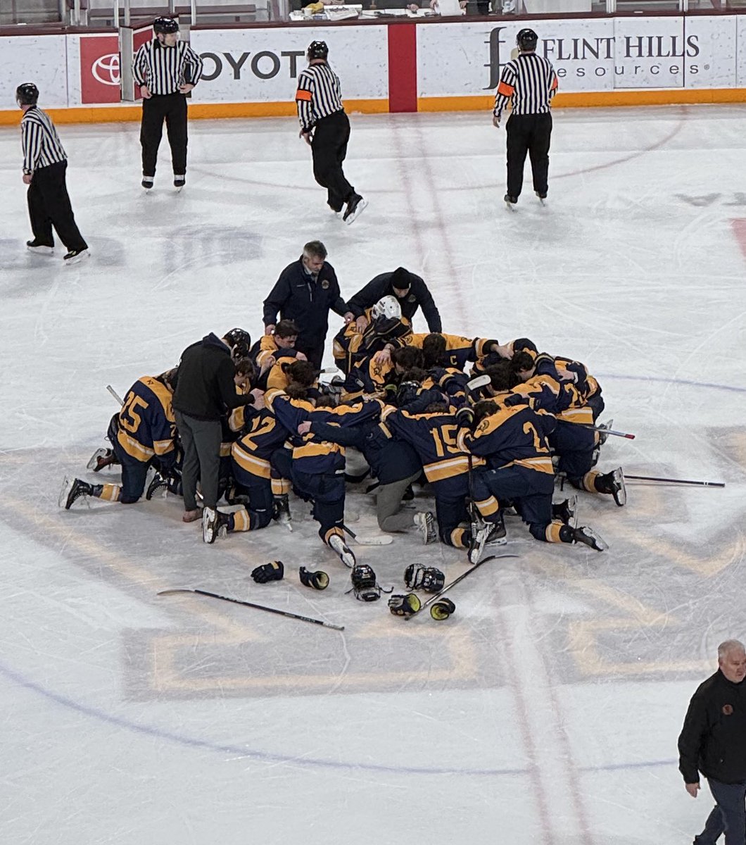 1/ This season did not end how we had hoped it would, but this team overcame adversity to make another run at state. Thank you to our seniors for all of your time, hard work, and contributions to Zephyrs hockey. We are proud of you.