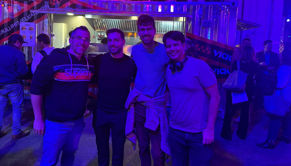 Great environment this week on the first <a href="/talentarenaofc/">Talent Arena</a> conference with insights from brilliant international minds such as <a href="/stevewoz/">Steve Wozniak</a> <a href="/KentBeck/">Kent Beck 🌻</a> &amp; <a href="/Kasparov63/">Garry Kasparov</a> and inspiration from some of the greatest spanish communicators <a href="/nategentile7/">Nate Gentile</a> <a href="/QuantumFracture/">Crespo</a> <a href="/midudev/">Miguel Ángel Durán</a>