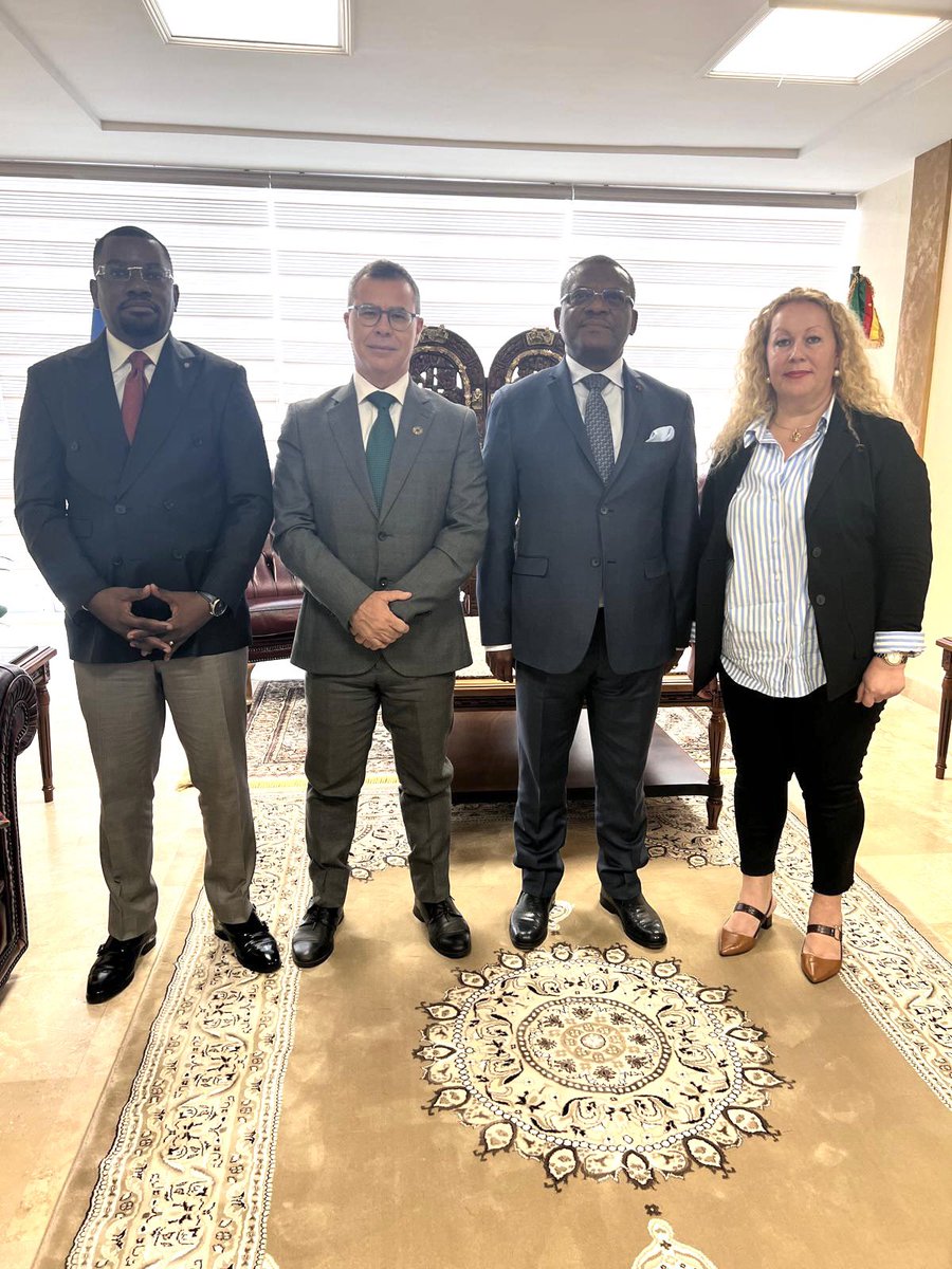 UNOPS Afrique centrale (@unops_afrcent) on Twitter photo L’équipe de l’UNOPS #Cameroun a été reçue en audience par S.E M. <a href="/joDionNgute/">PM - Dion Ngute - CMR</a>, Premier Ministre du Cameroun. Cette rencontre visait à réaffirmer l’engagement de l’UNOPS envers le gouvernement et à renforcer leur collaboration pour le développement du pays. L’équipe de l’UNOPS #Cameroun a été reçue en audience par S.E M. <a href="/joDionNgute/">PM - Dion Ngute - CMR</a>, Premier Ministre du Cameroun. Cette rencontre visait à réaffirmer l’engagement de l’UNOPS envers le gouvernement et à renforcer leur collaboration pour le développement du pays.