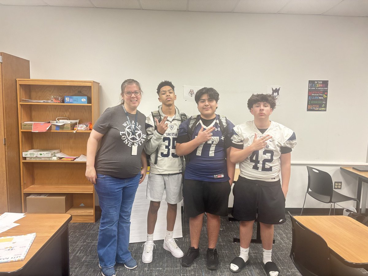 KylinHubbard's tweet photo. Ranger maker day 3, ready for tommorow 
#rangermaker @CoachJRayburn @KyleMossakowski @Brett_Gilchrist https://t.co/qkoN2wG6SI
