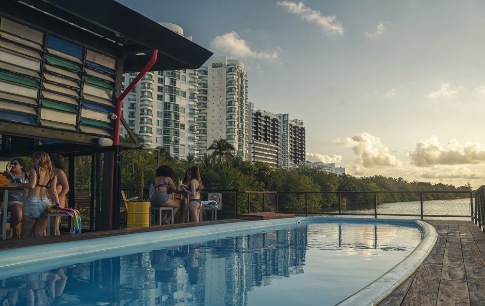 TravelFluffy's tweet photo. @FluffyTravel Maya Monkey Hostel Cancun: The Perfect Blend of Fun, Comfort, and Budget-Friendly Adventure in Downtown Cancun – Adults only

- Book this hostel here: https://t.co/FrxUi8CBa7

- Review: https://t.co/ueQUq3y9MH 

Peter - Mr. Fluffy https://t.co/E7WsDYSNXf