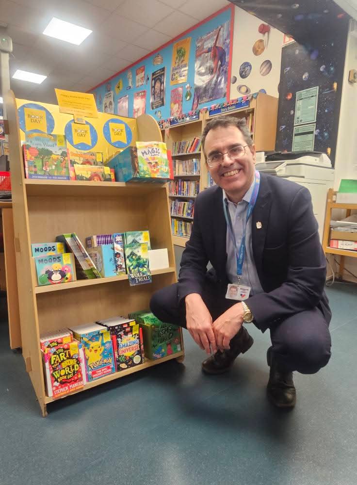Cllr Timothy Huxtable (@cllrtimhuxtable) on Twitter photo 📖 𝗪𝗢𝗥𝗟𝗗 𝗕𝗢𝗢𝗞 𝗗𝗔𝗬 #𝟮 📖
I had great fun at @hallgreenlib with the <a href="/WorldBookDayUK/">World Book Day UK 📚</a> colouring!
Friends of Hall Green Library
are giving a FREE book to every Child, still available after today!
<a href="/HallgreenSave/">SaveHallgreenLibrary</a> <a href="/BrumLibraryZine/">Brum Library Zine</a> <a href="/FoLoB_/">Friends of the LoB</a> <a href="/BrumLibraries/">Birmingham Loves Libraries</a> <a href="/LibraryCampaign/">The Library Campaign</a> 📖 𝗪𝗢𝗥𝗟𝗗 𝗕𝗢𝗢𝗞 𝗗𝗔𝗬 #𝟮 📖
I had great fun at @hallgreenlib with the <a href="/WorldBookDayUK/">World Book Day UK 📚</a> colouring!
Friends of Hall Green Library
are giving a FREE book to every Child, still available after today!
<a href="/HallgreenSave/">SaveHallgreenLibrary</a> <a href="/BrumLibraryZine/">Brum Library Zine</a> <a href="/FoLoB_/">Friends of the LoB</a> <a href="/BrumLibraries/">Birmingham Loves Libraries</a> <a href="/LibraryCampaign/">The Library Campaign</a>