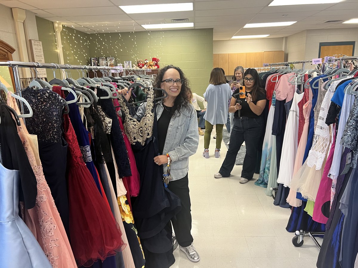 Daniel Mendoza (@bigdoza51) on Twitter photo CIS Site Coordinators Aisling & Elane, in collaboration with NISD Family Engagement, AmeriCorps members & the Madrina Project, hosted a Prom pop-up at Jay/SEA H.S. today! <a href="/NISDJay/">John Jay High School</a> <a href="/NISDJaySEA/">John Jay SEA</a> <a href="/AmeriCorps/">AmeriCorps</a> <a href="/CISSanAntonio/">Communities in Schools of San Antonio</a> β¦<a href="/NISD_Family/">NISD Family</a>β© CIS Site Coordinators Aisling & Elane, in collaboration with NISD Family Engagement, AmeriCorps members & the Madrina Project, hosted a Prom pop-up at Jay/SEA H.S. today! <a href="/NISDJay/">John Jay High School</a> <a href="/NISDJaySEA/">John Jay SEA</a> <a href="/AmeriCorps/">AmeriCorps</a> <a href="/CISSanAntonio/">Communities in Schools of San Antonio</a> β¦<a href="/NISD_Family/">NISD Family</a>β©