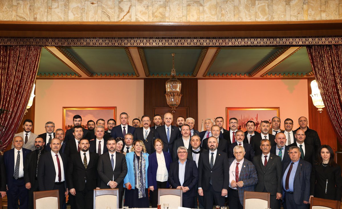 TBMM Başkanı Sn. Numan Kurtulmuş'un daveti üzerine sivil toplum kuruluşları olarak iftar programında buluştuk.

<a href="/MemurSenKonf/">Memur-Sen</a> olarak Başkanlar Kurulumuzla icabet ettiğimiz STK iftarı için Gazi Meclisimizin Başkanı Sn. Numan Kurtulmuş’a, ve emek verenlere teşekkür ediyoruz.