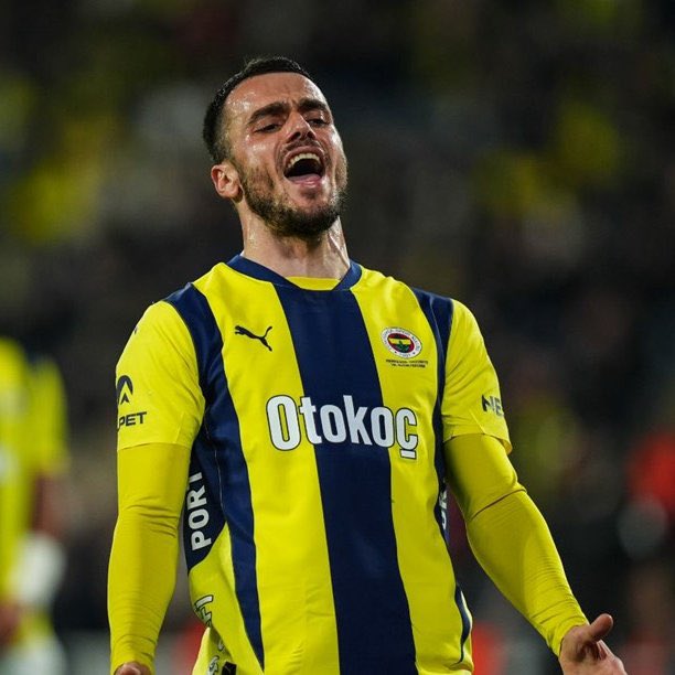 abi şu adama biraz yardımcı olacak mısınız tek başına oynamaya çalışıyo sabahtan beri ya