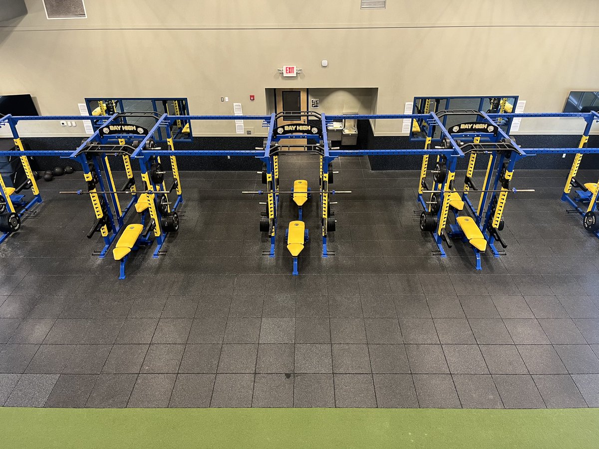 Our football players are fortunate to have one of the best facilities on the entire coast. From top-notch equipment to state-of-the-art facilities, they are provided everything they need to succeed on and off the field. 
#thebay