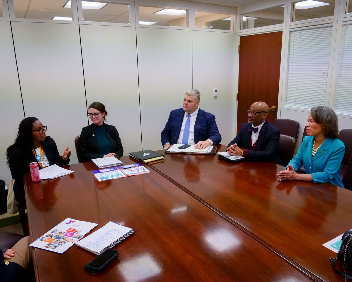 SenLBR's tweet photo. Was so glad to sit down with friends from @ymcade to talk about how I can support them in my new role as their Senator.
It was wonderful to hear from Melina, a youth advocate, about the positive impact programs at the Y have had on her! https://t.co/dFyZLE3smU
