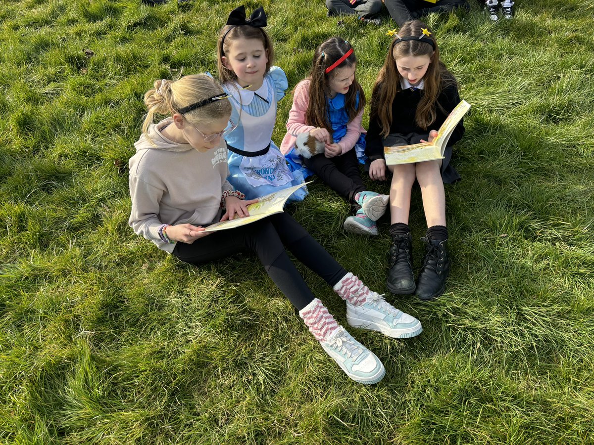 latimerprimary's tweet image. #ClassMN had a lovely visit from #ClassVL to do some partner reading of The Enormous Crocodile🐊. The Year 6’s did an amazing job of reading with the Year 2’s - everyone had a great time!📚☀️ #LatimerLovesReading #worldbookday2025 #Year2 #Year6