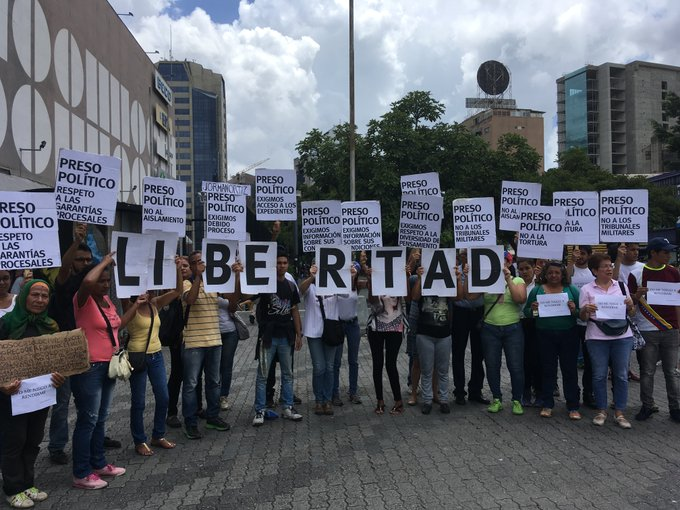 Desde el Ministerio Público se anuncian 110 nuevas excarcelaciones de detenidos durante protestas poselectorales. Saludamos la medida y seguimos atentos al desarrollo de un proceso que debe ser continuo y estar signado por el respeto irrestricto a los DDHH. #GarantíasProcesales
