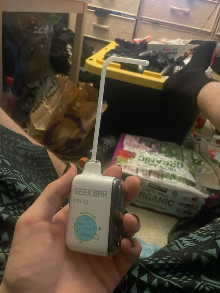 biggersocks's tweet image. can’t put that drank down