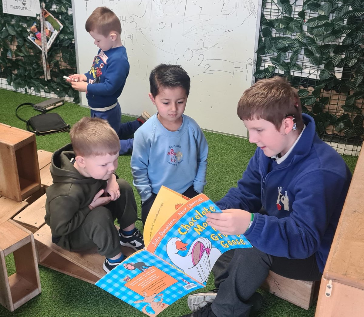 Windsor Park School (@windsorparkfalk) on Twitter photo P7 enjoyed reading with <a href="/bant_nursery/">Bantaskin ELC Class</a> today for World Book Day #RRS #Article28 #Article31 P7 enjoyed reading with <a href="/bant_nursery/">Bantaskin ELC Class</a> today for World Book Day #RRS #Article28 #Article31